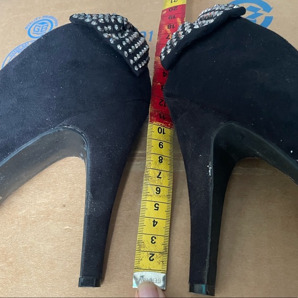 π3/$12π F21 5β Black Pumps - Picture 5 of 5